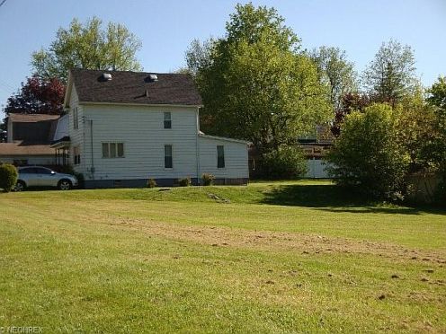 3rd image of 525 Beaver St