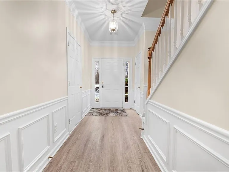 3944 Howell Park Rd — Photo 5