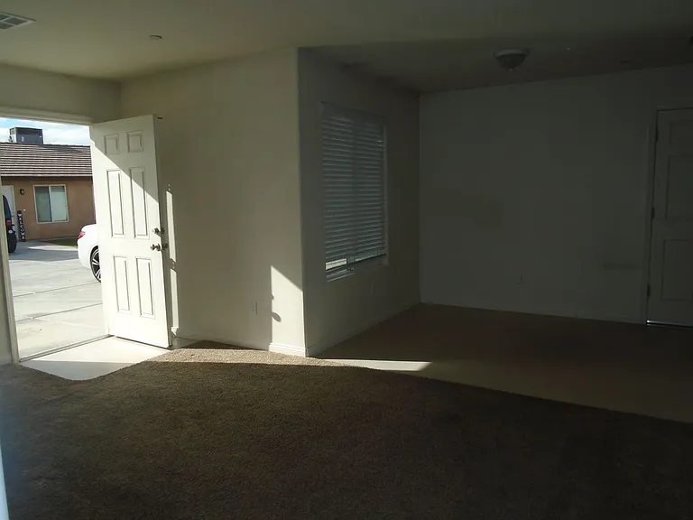 616 W Day Ave #A-B — Photo 4