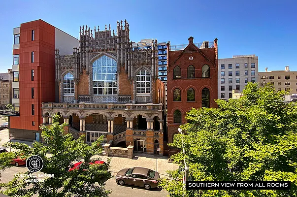 Rented by Coldwell Banker Warburg | media 23