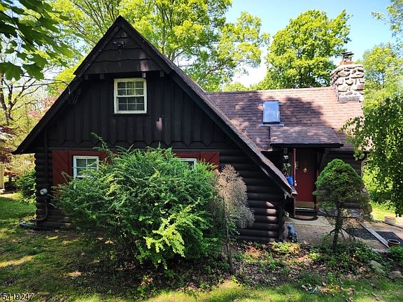 2nd image of 78 Woodlawn Rd