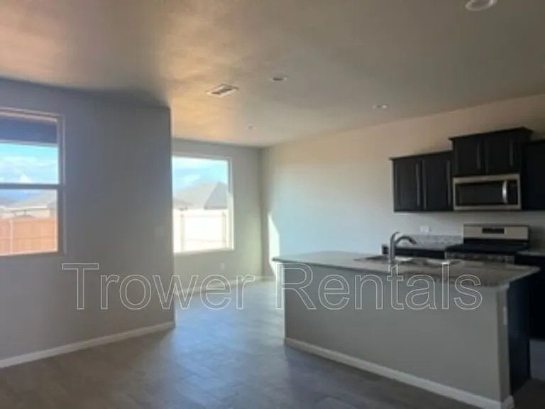 1902 Twin Falls Dr — Photo 6