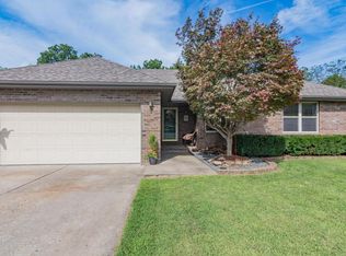 4319 S Linden Dr, Springfield, MO 65804
