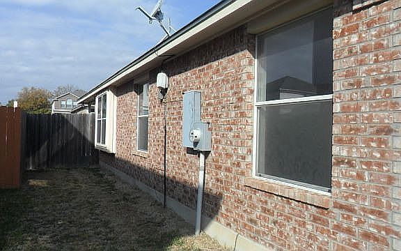 5th image of 6521 Crystal Ct