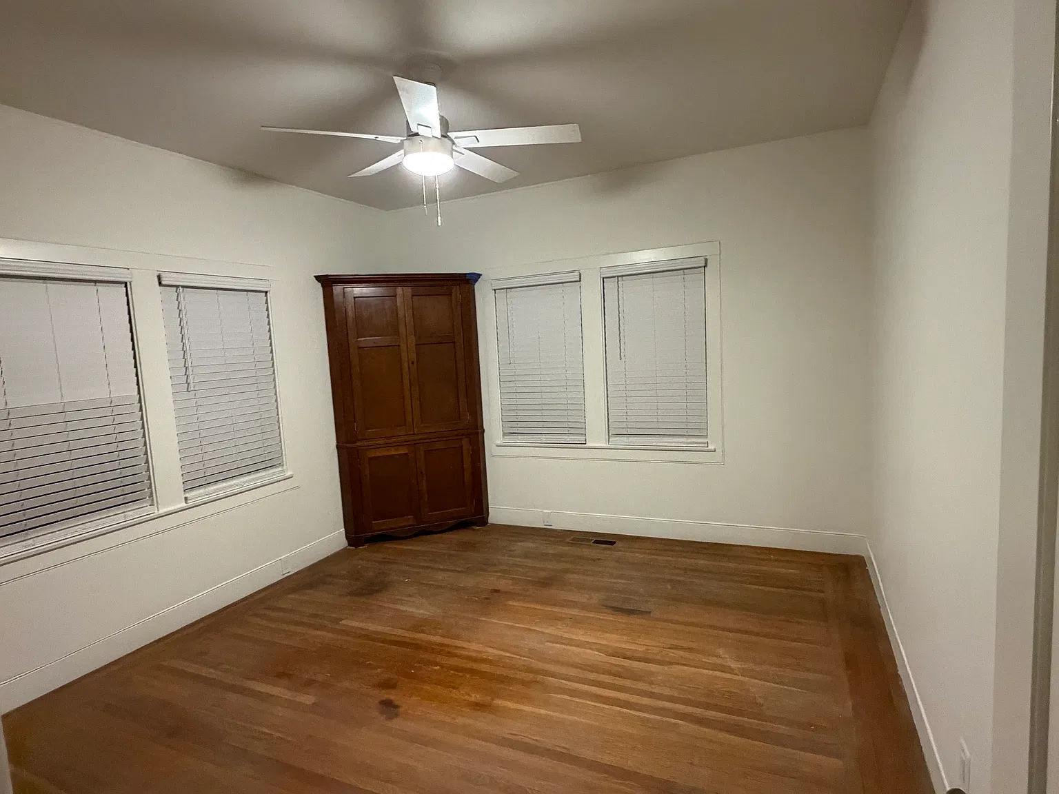 2 bed, 1396 sqft, $2,400 — Photo 3