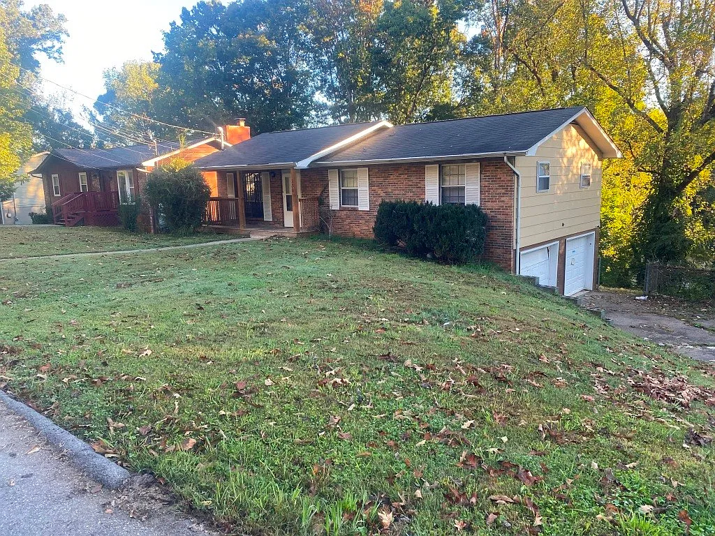 3 bed, 1.5 bath, 1500 sqft, $1,899 — Photo 1