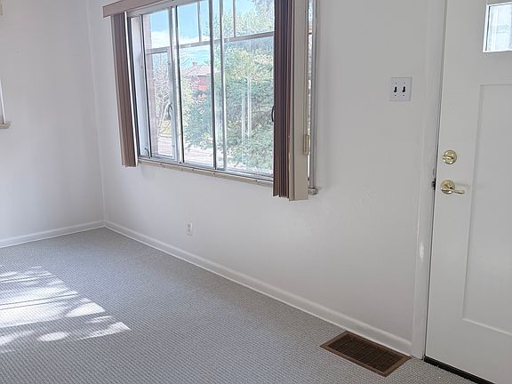 3rd image of 1828 Fremont Ave #2