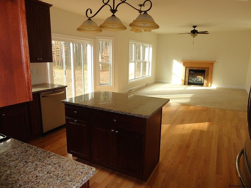 3rd image of 7 Strawberry Fields Drive