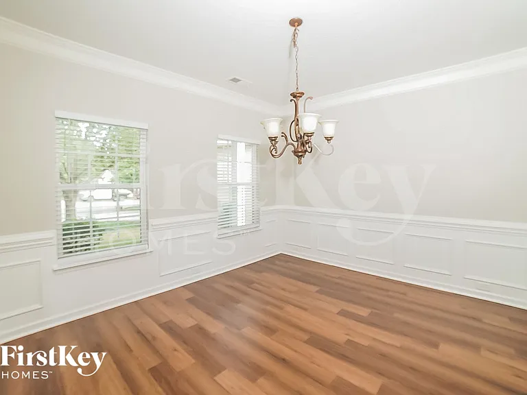 121 Fining Ct — Photo 3