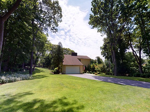 3rd image of 57 Landing Ln