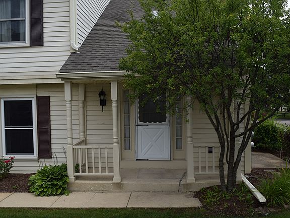 4th image of 2663 College Hill Cir #192