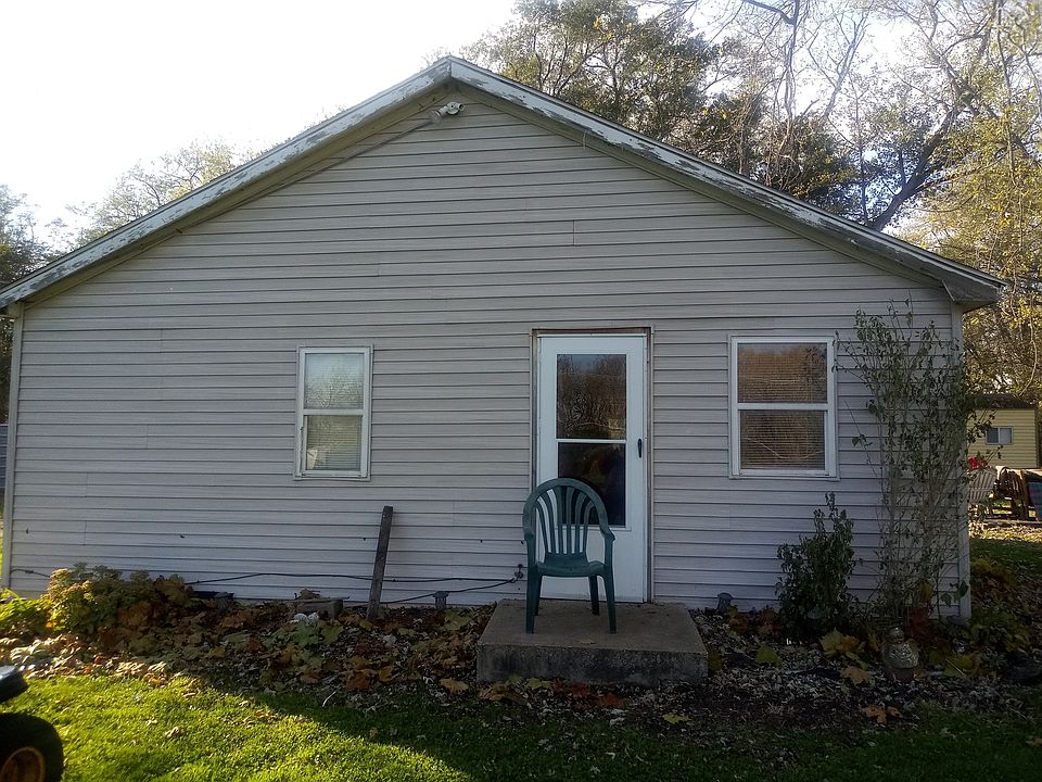 1st image of 15728 Paxton Ave