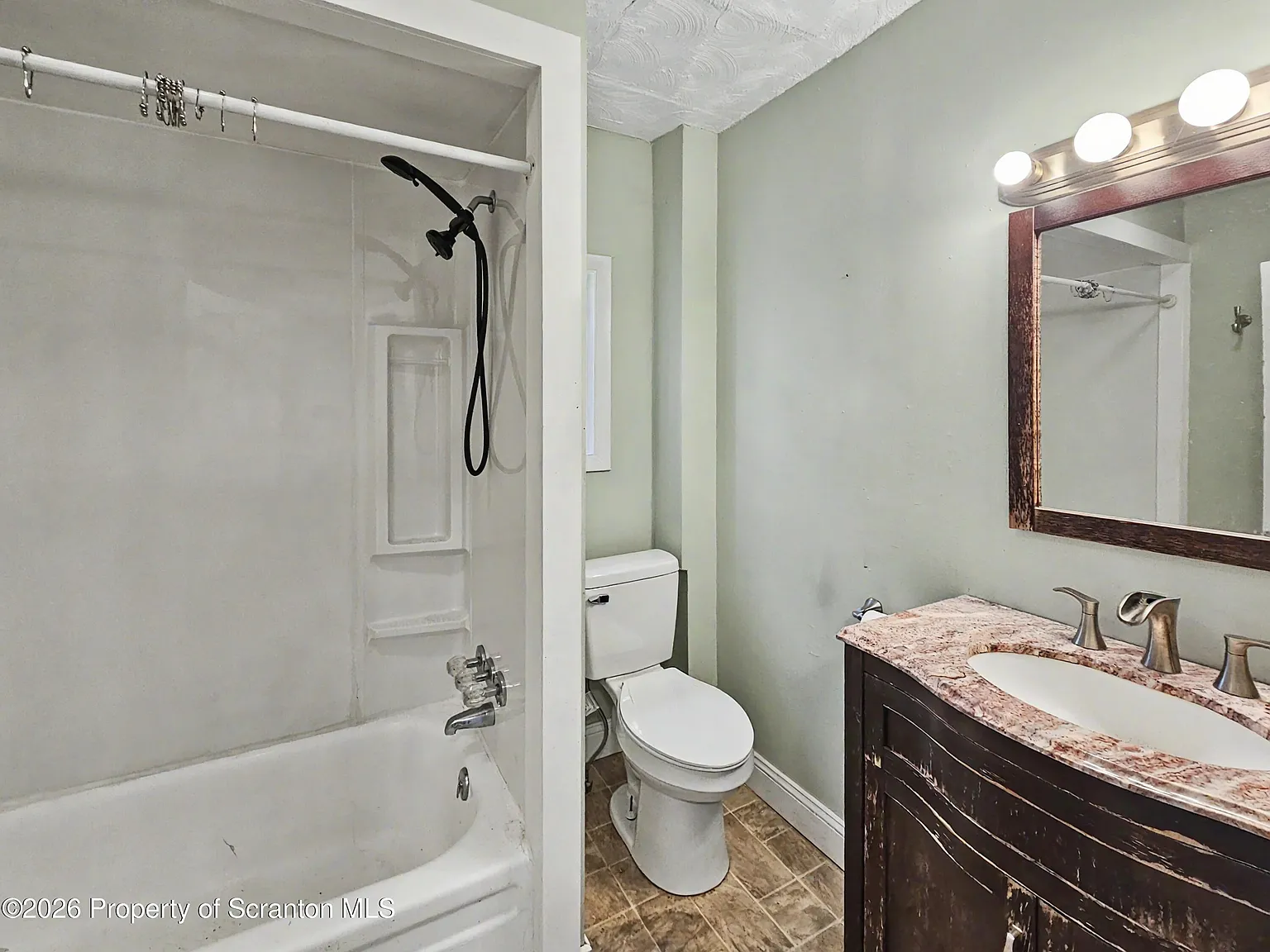 2 bed, 1.0 bath, 850 sqft, $1,075 — Photo 4