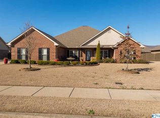2618 Park Hampton Dr, Owens Cross Roads, AL 35763