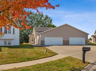 633 32nd St N, Moorhead, MN