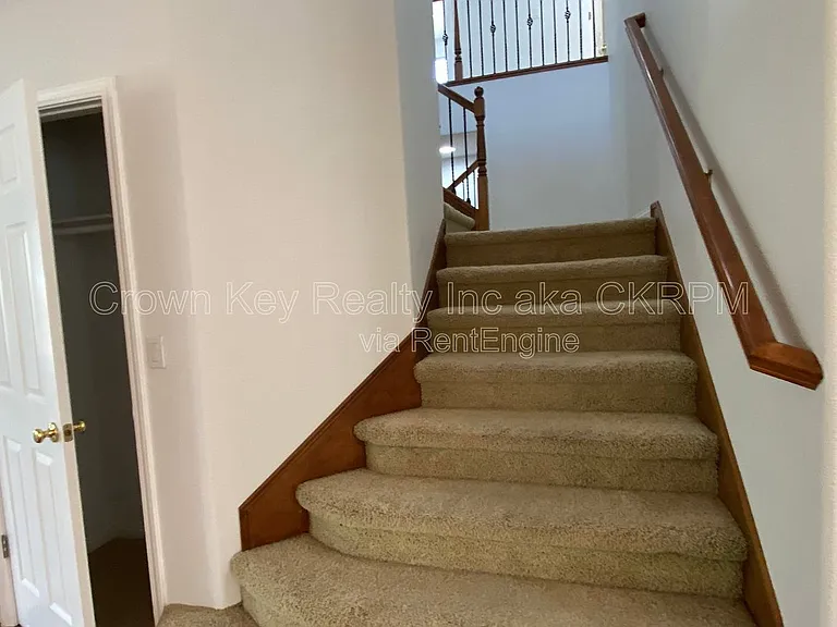 1030 Eastlake Cir — Photo 4