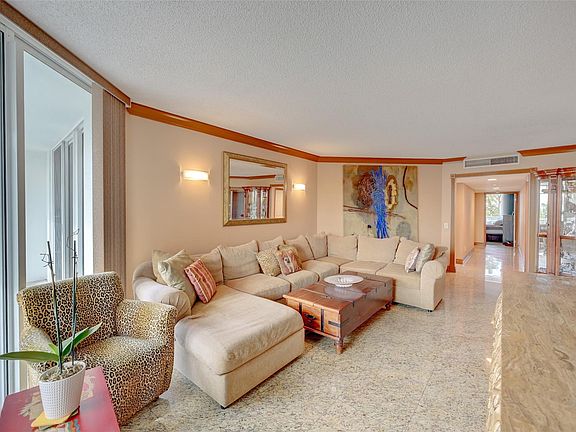 5th image of 21205 Yacht Club Drive #505