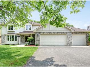 8412 Quail Hill Rd, Maple Grove, MN 55311