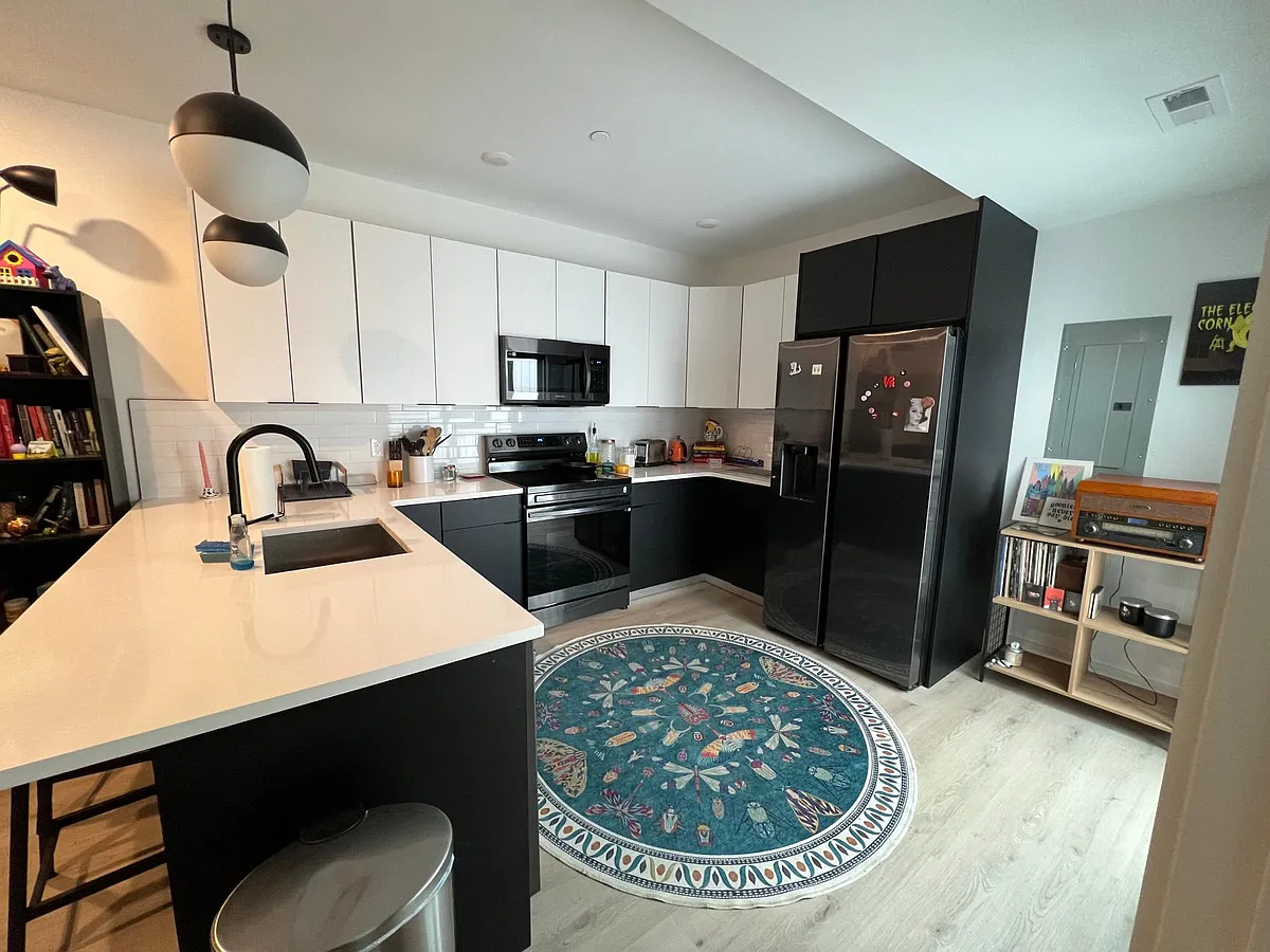 Building Photo - 1103 S 47th St #3B