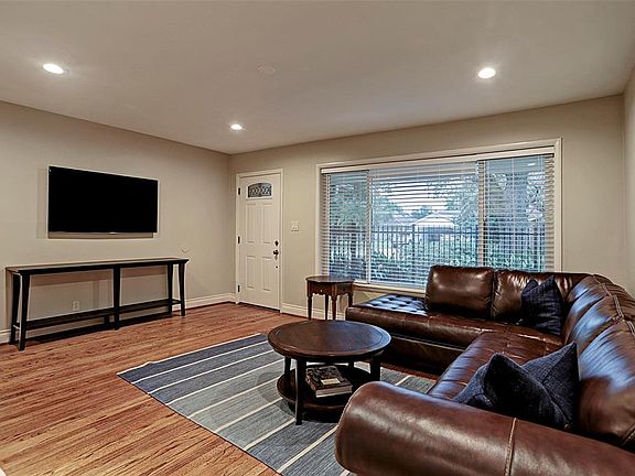 5th image of 10506 Brinwood Dr