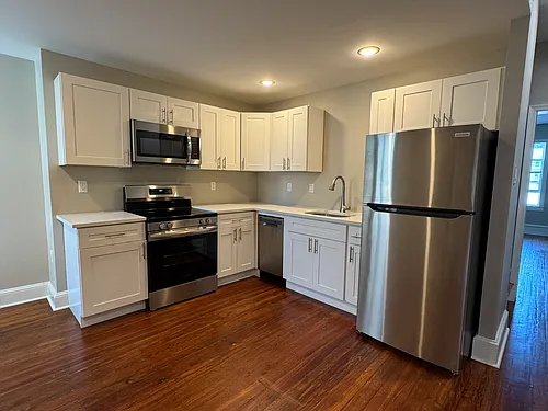 4331 Main St #2 Photo 1