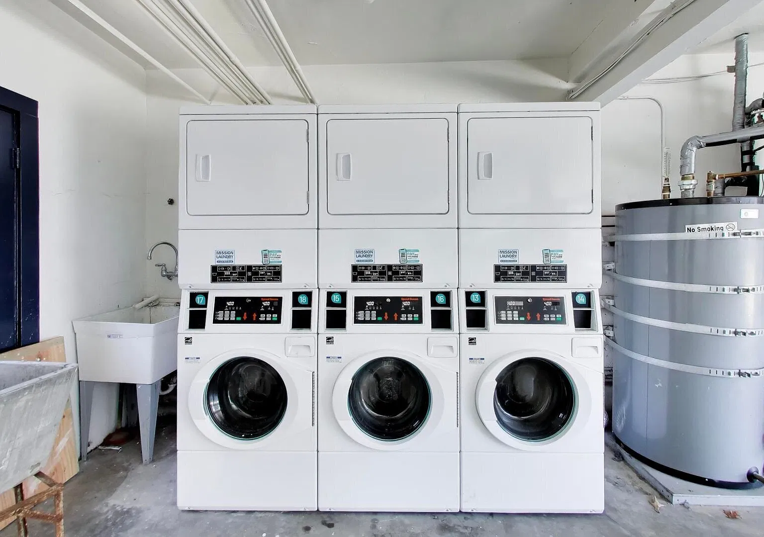 Newly Renovated 2 Bedroom Apartment in Downtown Burlingame! — Photo 2