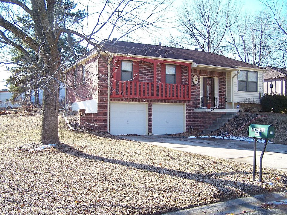 1st image of 801 NW Kings Ct