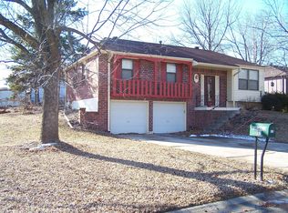 801 NW Kings Ct, Blue Springs, MO 64015