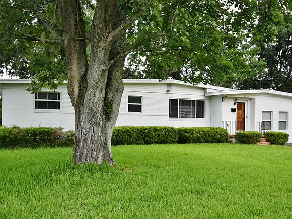 3rd image of 2212 W Nathan Dr