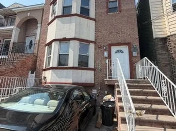 717 16th Street image 1 of 6