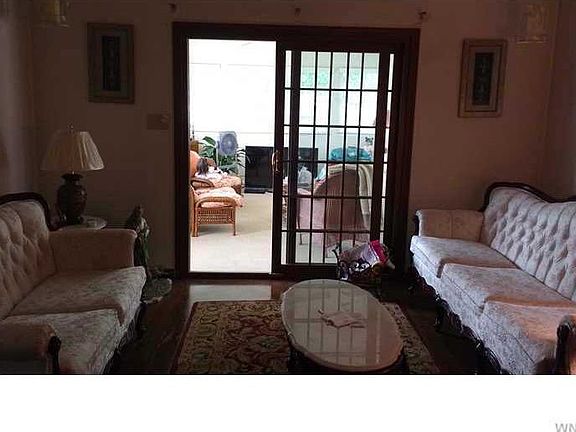 5th image of 4810 Theresa Ln