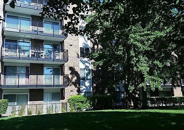 1st image of 5S040 Pebblewood Ln APT E404