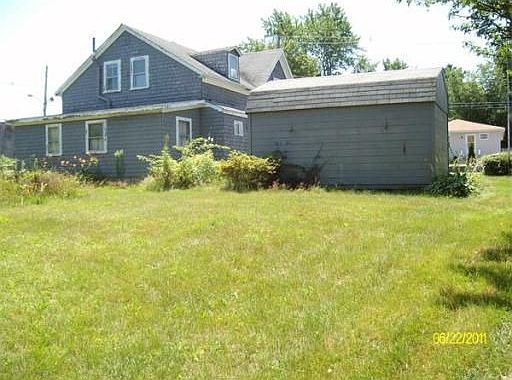 2nd image of 3 Pine St