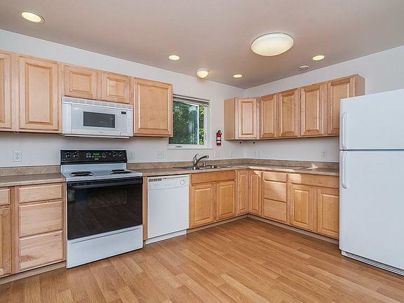 2nd image of 4940 Princeton Dr