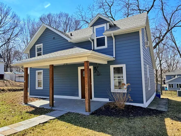 309 John St, Decorah, IA 52101