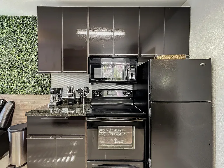 2700 SW 36th Ave #D — Photo 6
