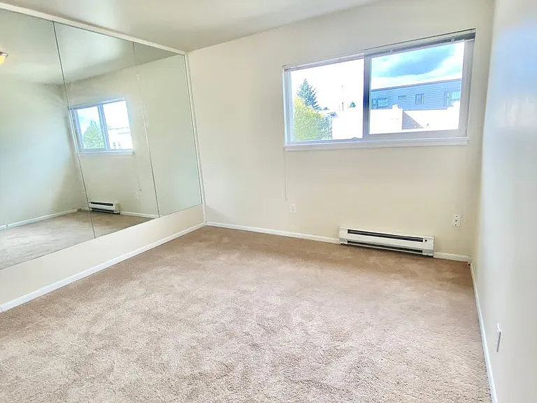 424 19th Ave E — Photo 31