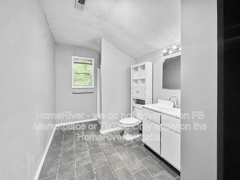 119 Elder St #D — Photo 8