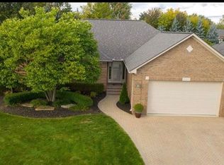 18407 Tarpey Dr, Macomb, MI 48044