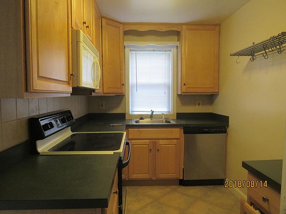 3rd image of 406 McArthur Dr