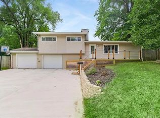 2303 NE 61st Ter, Gladstone, MO 64118