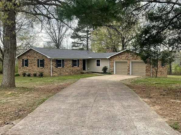 1206 Green Valley Dr, Paris, TN 38242