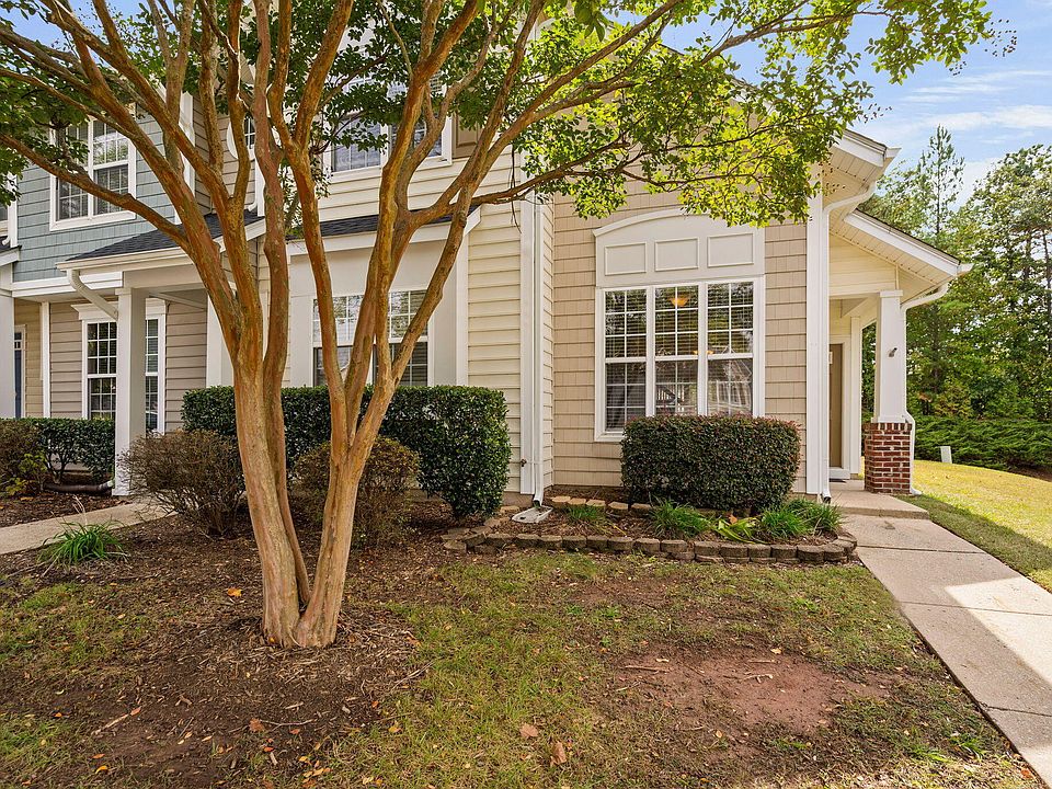 1st image of 421 Hamlet Park Dr
