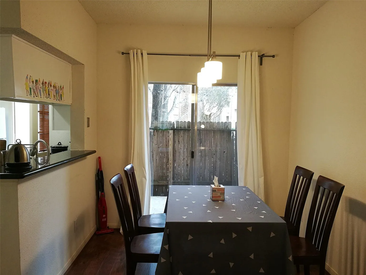 2 bed, 2.5 bath, 1174 sqft, $1,400 — Photo 2
