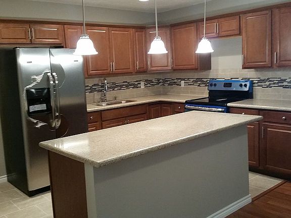 3rd image of 155 Hilldale Dr