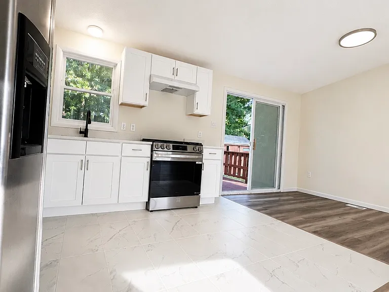 304 Lake Crystalbrook Dr — Photo 13