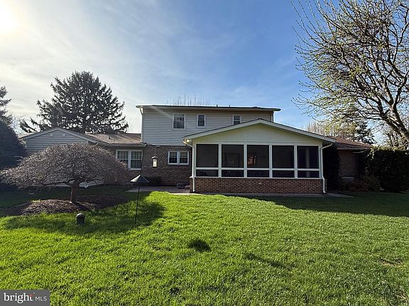 3rd image of 8234 Glendale Dr