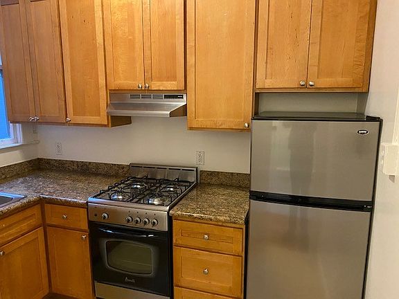 4th image of 1067 Valencia St APT 3