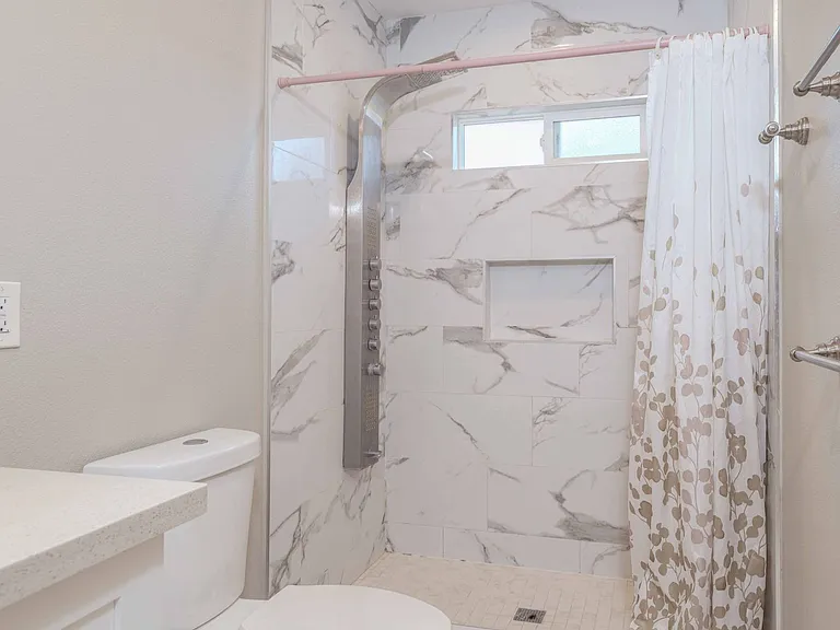 1817 E Morava Ave — Photo 19