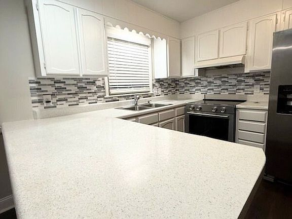 3rd image of 103 Murchison Dr